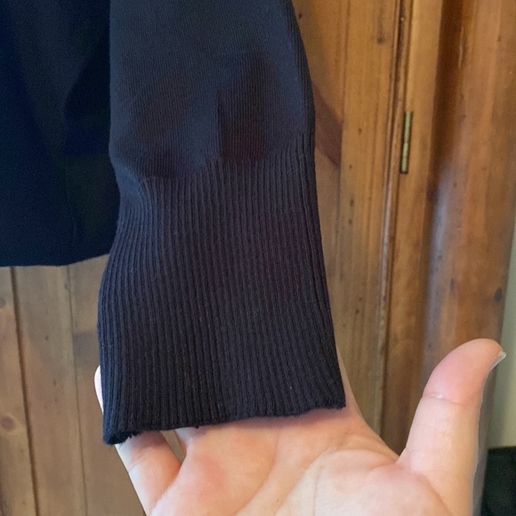 Cyrus black sweater size Medium 80% rayon and 20% nylon - Picture 4 of 9